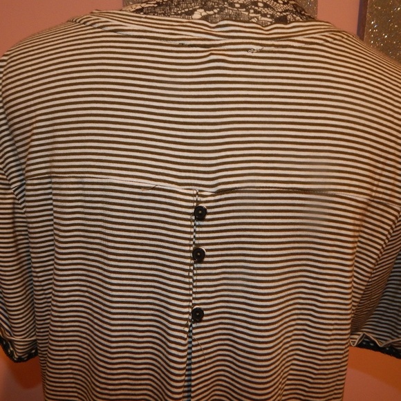 Skies Are Blue Green And White Striped Top Size 1X - Picture 5 of 5